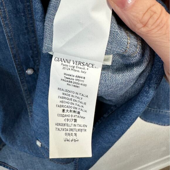 Versace Blue Denim Long Sleeve Pearl Snap Yellow Versace Logo Shirt 41 / Medium - Picture 7 of 16